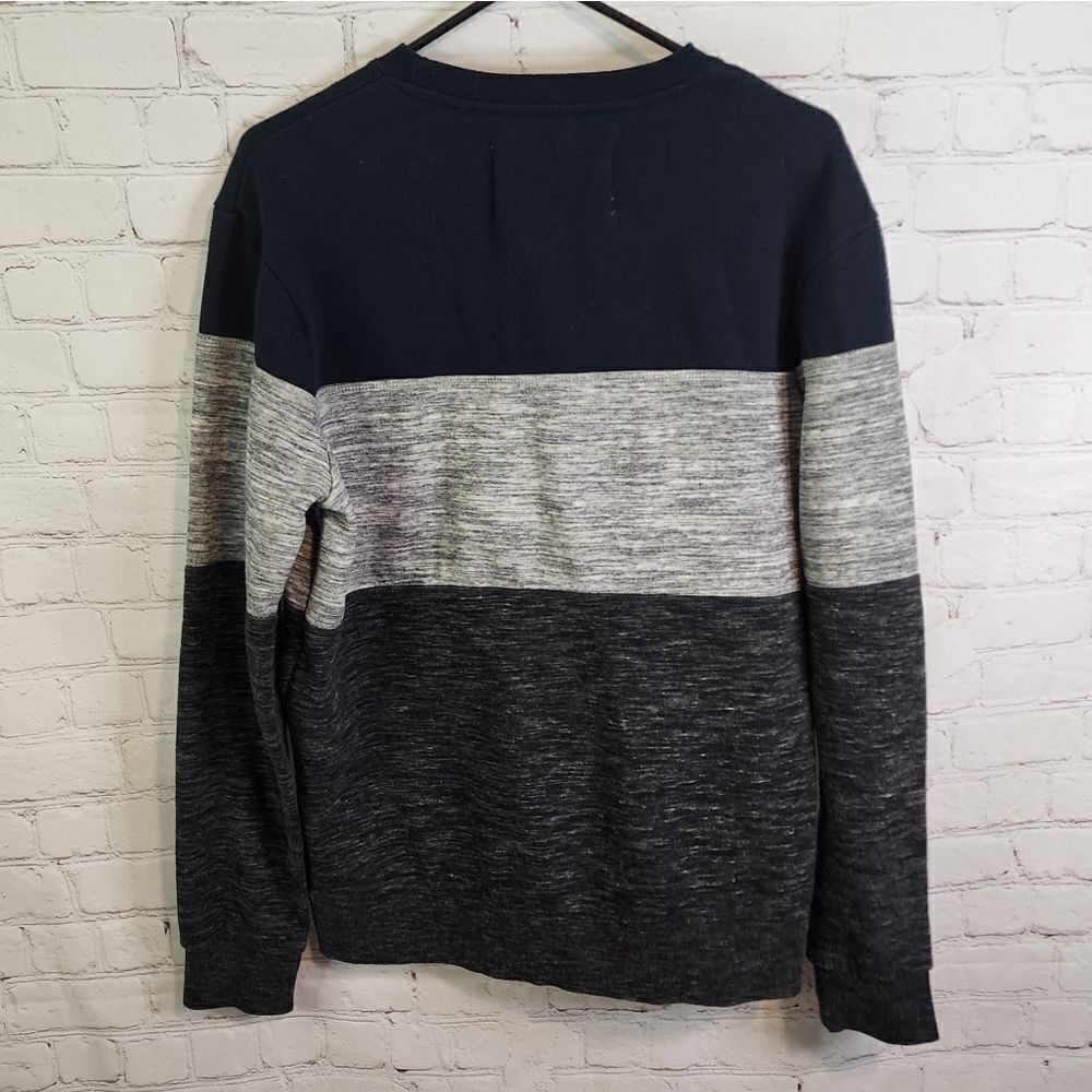 Men's 1897 sweater, size Large - Picture 4 of 4